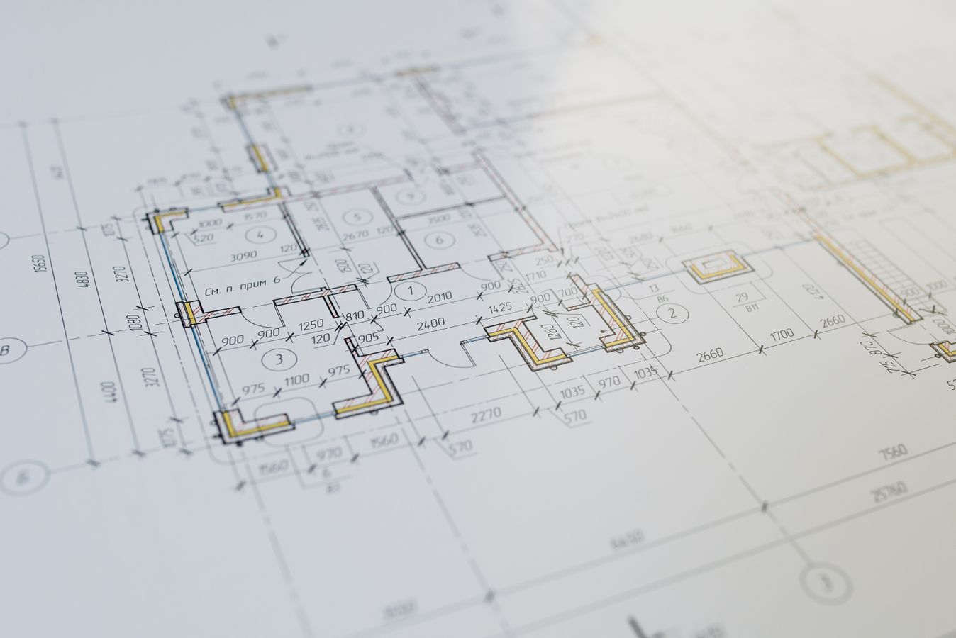 Detaljerad arkitektritning med planlösning för ett byggprojekt